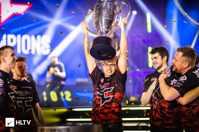 德国杯决赛TOP5： Tarzan 飞入场地并完成了超级空接！