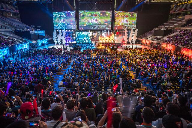 青花瓷海外拜年礼：海内存知己，天涯若比邻