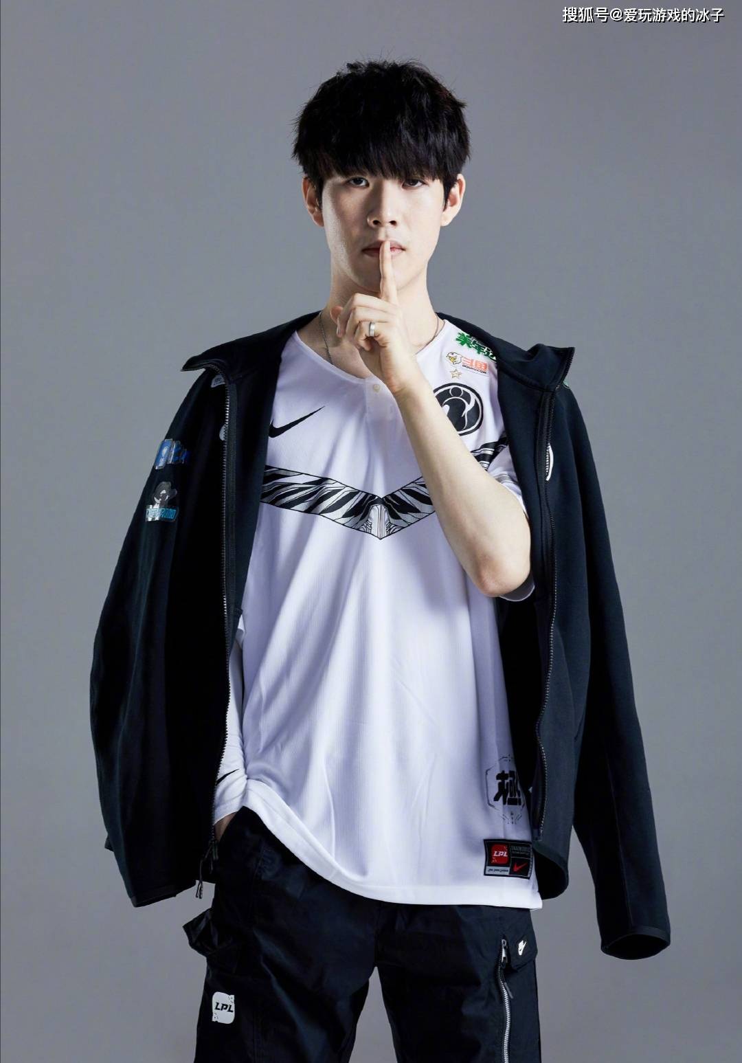 兄弟们来了！ T1 正式宣布 Xccurate 成为其内容创作者：明天晚上 8 点，虎牙将首播