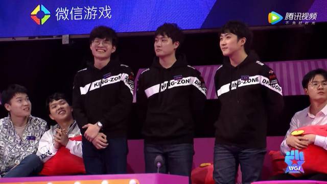 完整的神队伍？OBGG已将 GALA 归类到 Invictus Gaming ，与 TheShy 、 JIEJIE 和 rookie 并列。