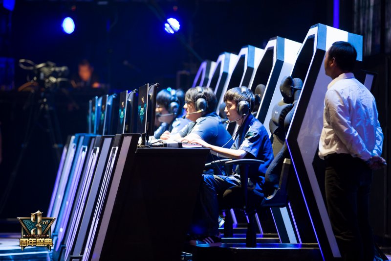 不幸中招，apEX在集训前夕新冠检测呈阳性