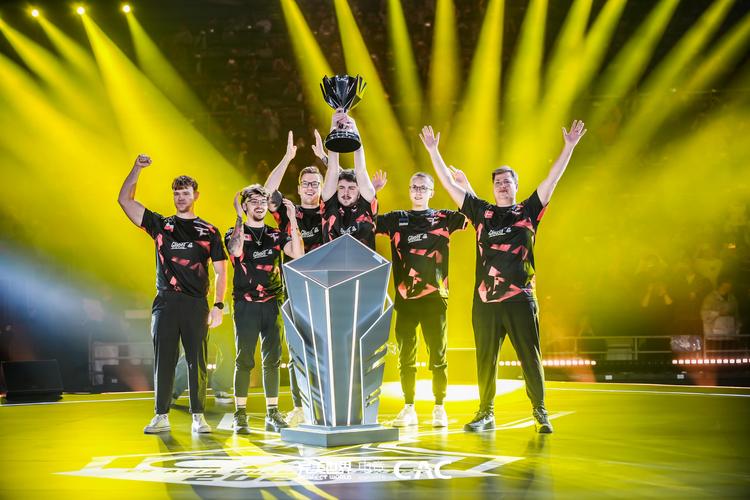 或无缘S13赛季！小狗Uzi直播发声，年龄问题是关键